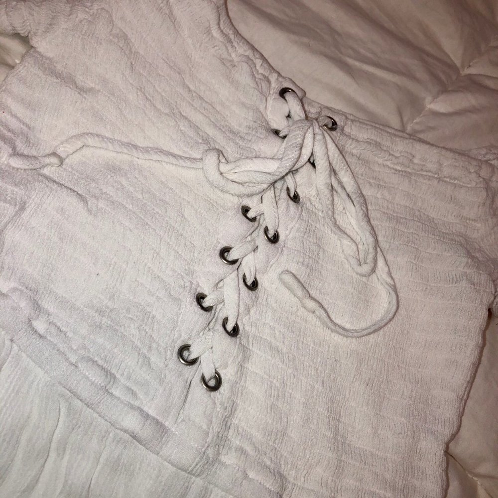 🕊NWOT LSPACE WHITE TIE UP JUMP SUIT WITH SLIT🕊 - Picture 2 of 8